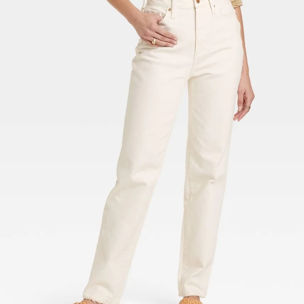 Universal Thread High-Rise Straight Leg Jeans in Off-White - Picture 2 of 6